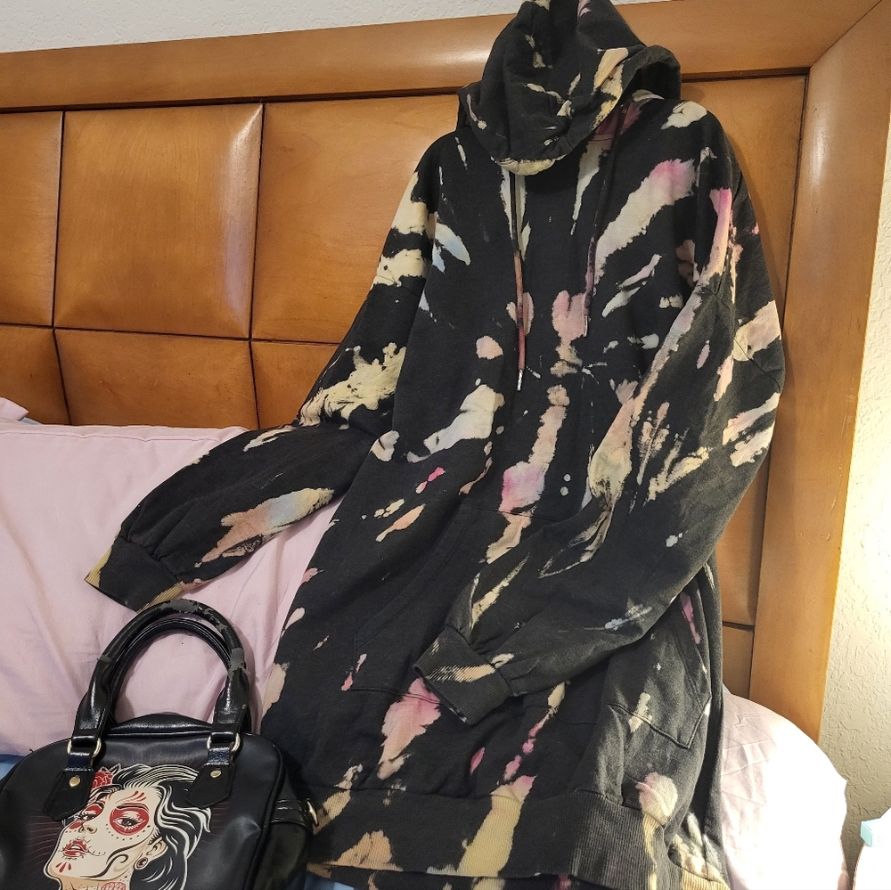 No Boundaries Black Tie-Dye Midi Dress - Picture 13 of 13